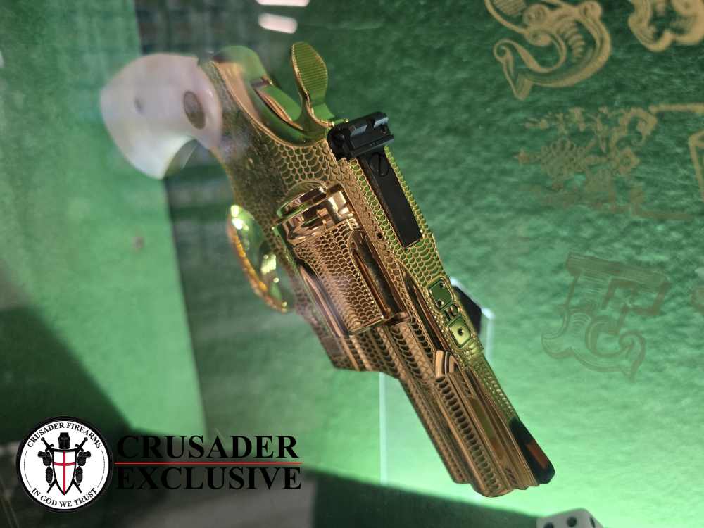 One-of-a-Kind Custom Snake Eyes Colt Python Revolver Set Gold & Nickel-img-15
