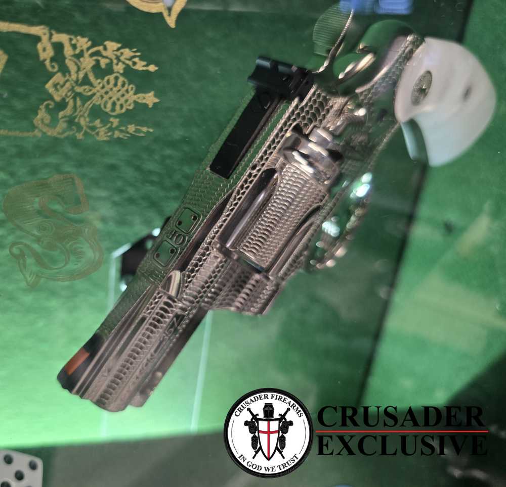 One-of-a-Kind Custom Snake Eyes Colt Python Revolver Set Gold & Nickel-img-14