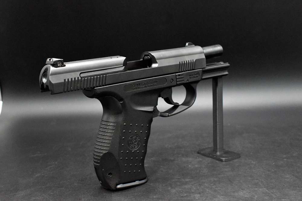 2000 Smith & Wesson SW99 .40 S&W Walther Frame Decocker DA/SA Striker-img-16