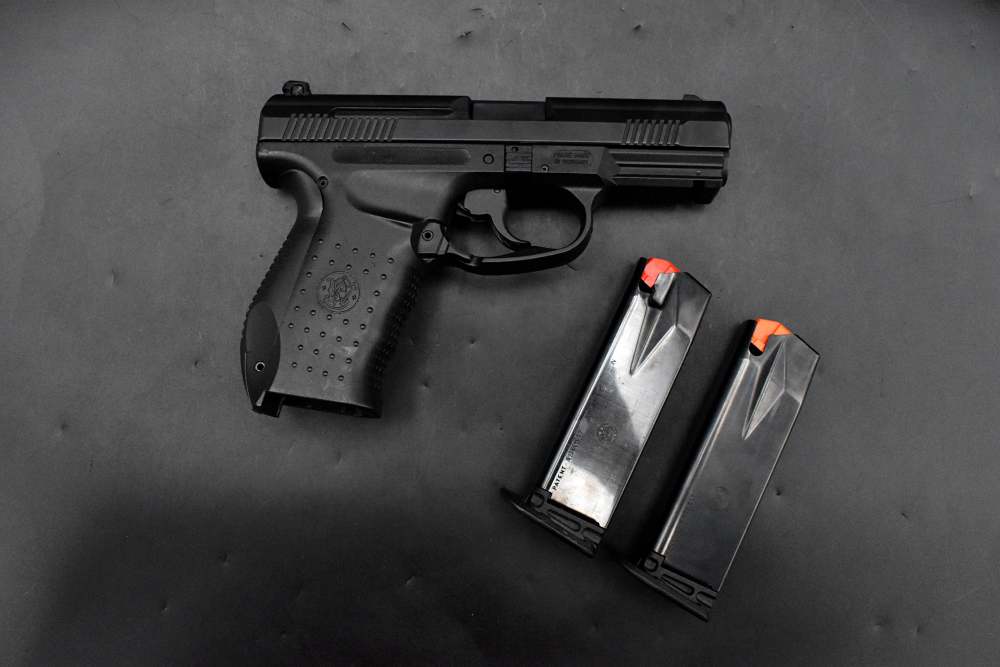 2000 Smith & Wesson SW99 .40 S&W Walther Frame Decocker DA/SA Striker-img-26