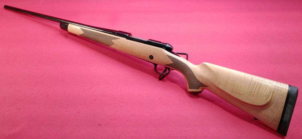 Winchester 70 Super Grade Maple .308 Win Blue 22" STUNNING LIKE NEW-img-3