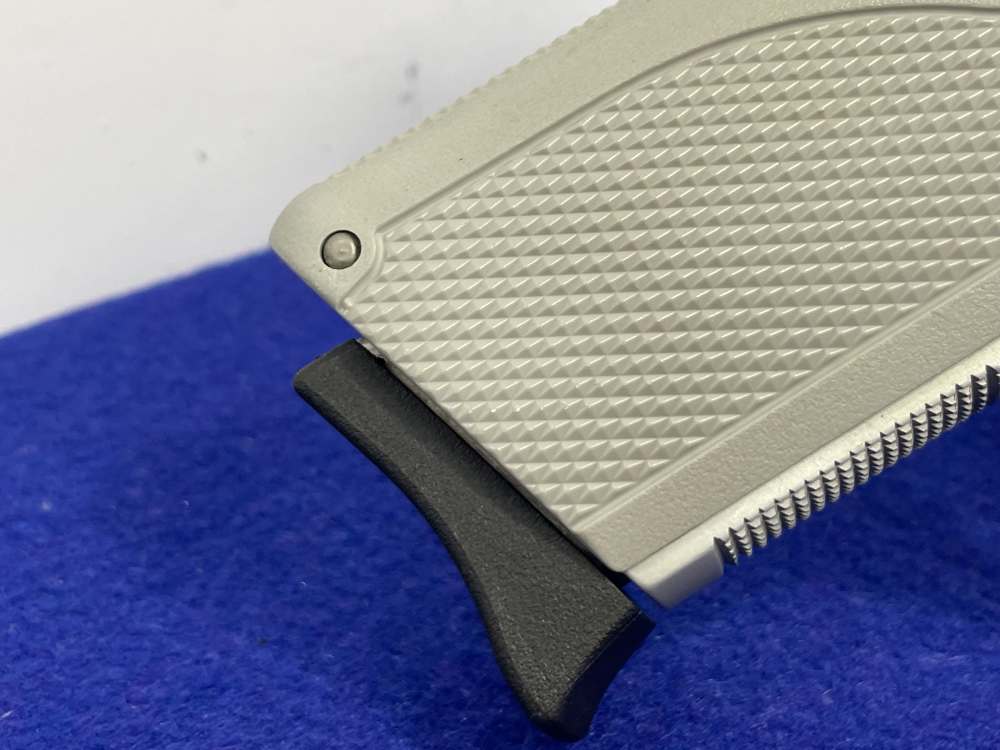 Smith & Wesson Model 3913 9mm 3.5" Stainless *CUSTOM SCROLL ENGRAVED SLIDE*-img-19