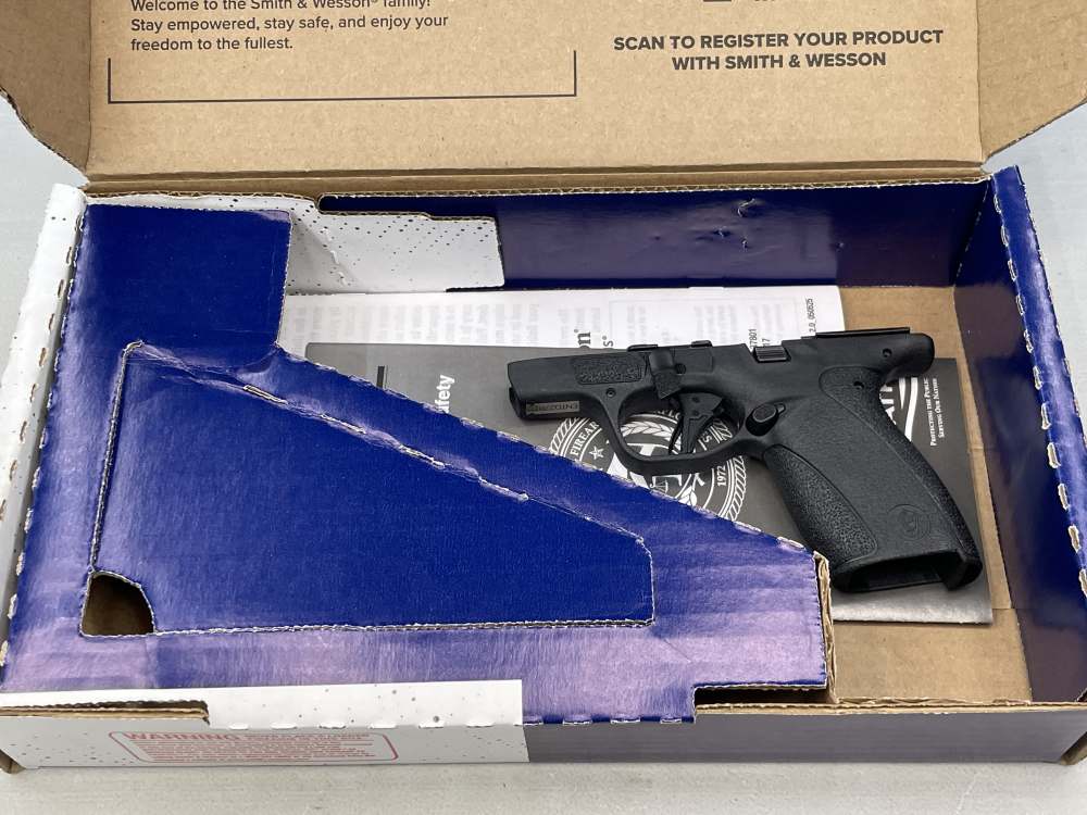 Smith & Wesson Bodyguard 2.0 .380 complete frame in box micro compact EDC-img-0