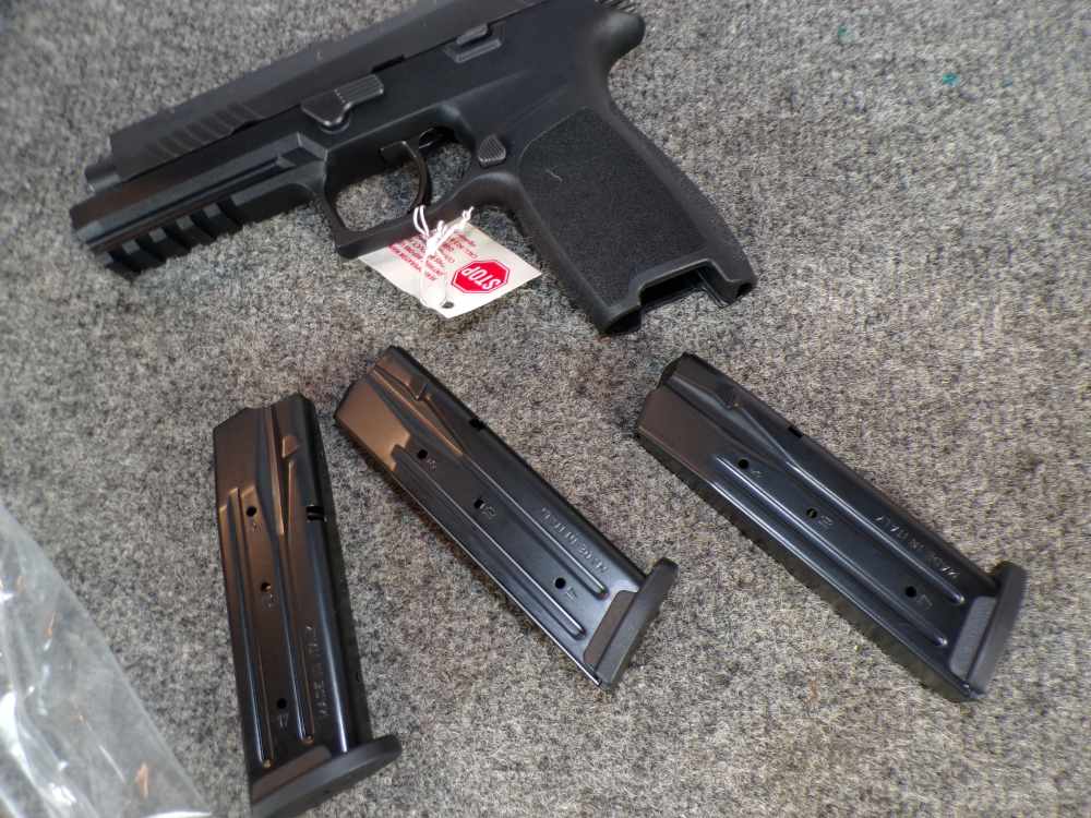 Sig Sauer P320 Nitron 9 MM 4.7" Siglite 3-17 L320F-9-BSS LE As New in Box!-img-7