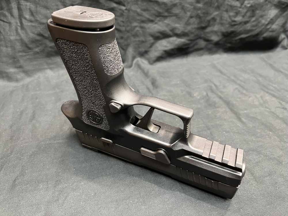 Sig Sauer P320 X-Compact 9mm 3.5" Pistol Optics Ready -img-12