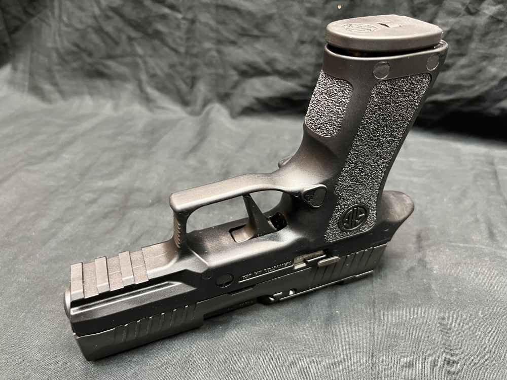 Sig Sauer P320 X-Compact 9mm 3.5" Pistol Optics Ready -img-11