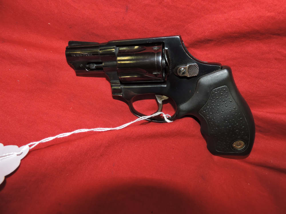 Taurus 85 38spl bobbed hammer-img-2