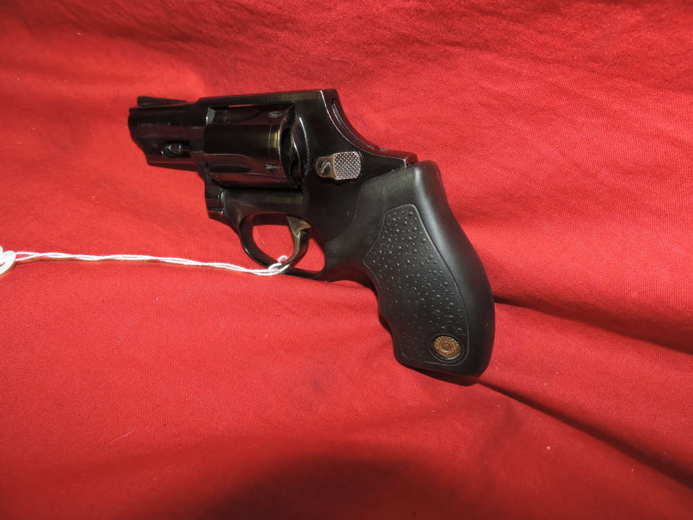 Taurus 85 38spl bobbed hammer-img-3