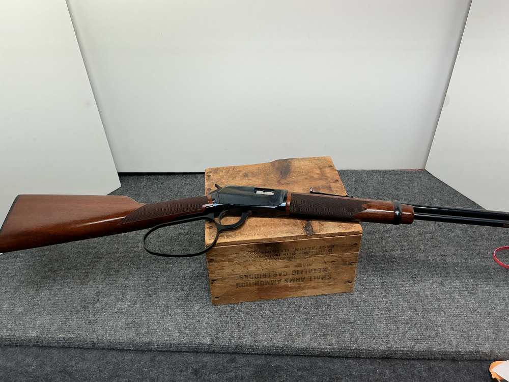 MINT Vintage Winchester 9422 Large Loop .22 wmr *PENNY*-img-1