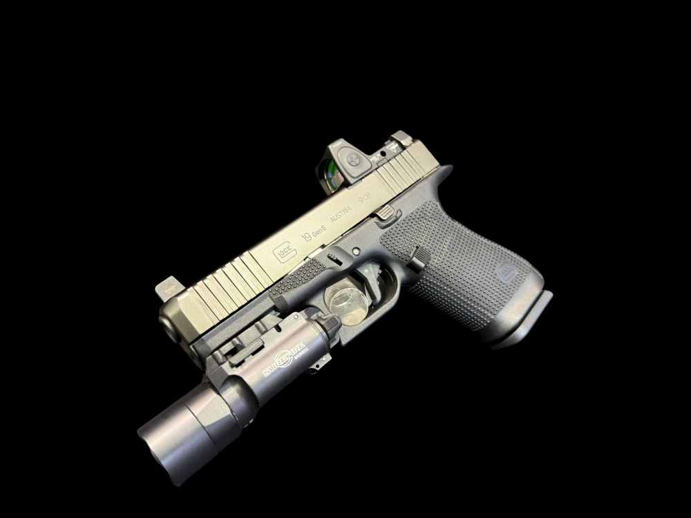 READY TO ROCK! GLOCK 19 GEN 6 W/ TRIJICON RMR TYPE 2 & SUREFIRE X-300U -img-6