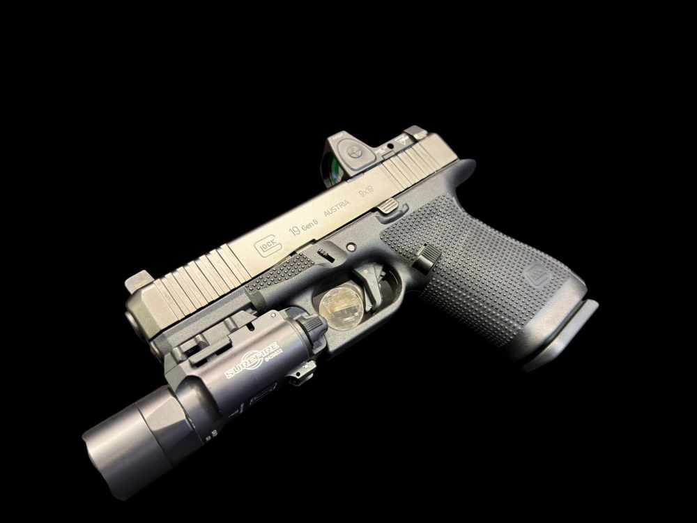READY TO ROCK! GLOCK 19 GEN 6 W/ TRIJICON RMR TYPE 2 & SUREFIRE X-300U -img-5