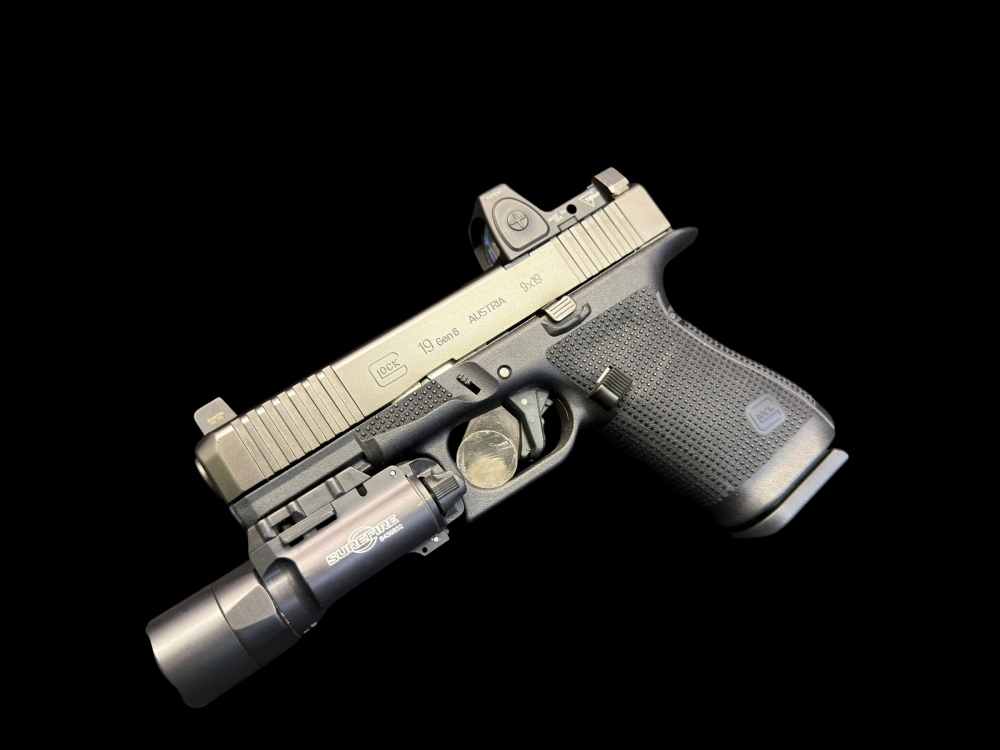 READY TO ROCK! GLOCK 19 GEN 6 W/ TRIJICON RMR TYPE 2 & SUREFIRE X-300U -img-7