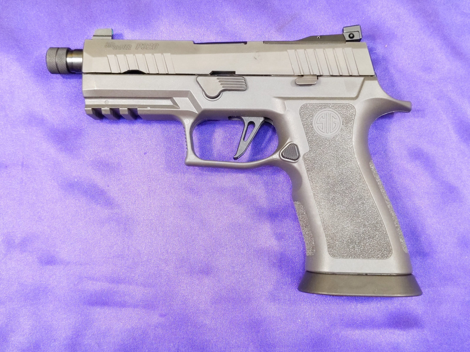 Sig Sauer P320 9mm Luger X-Carry Legion-img-2