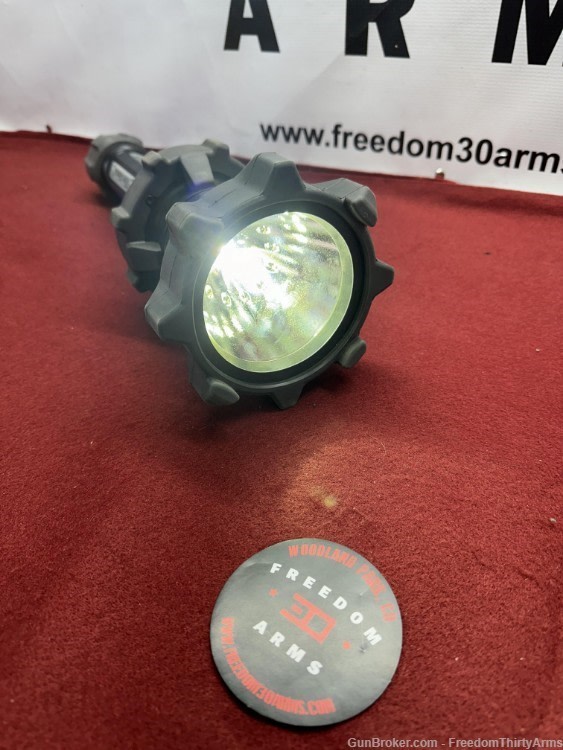 Surefire Flashlight ( The Beast)-img-3