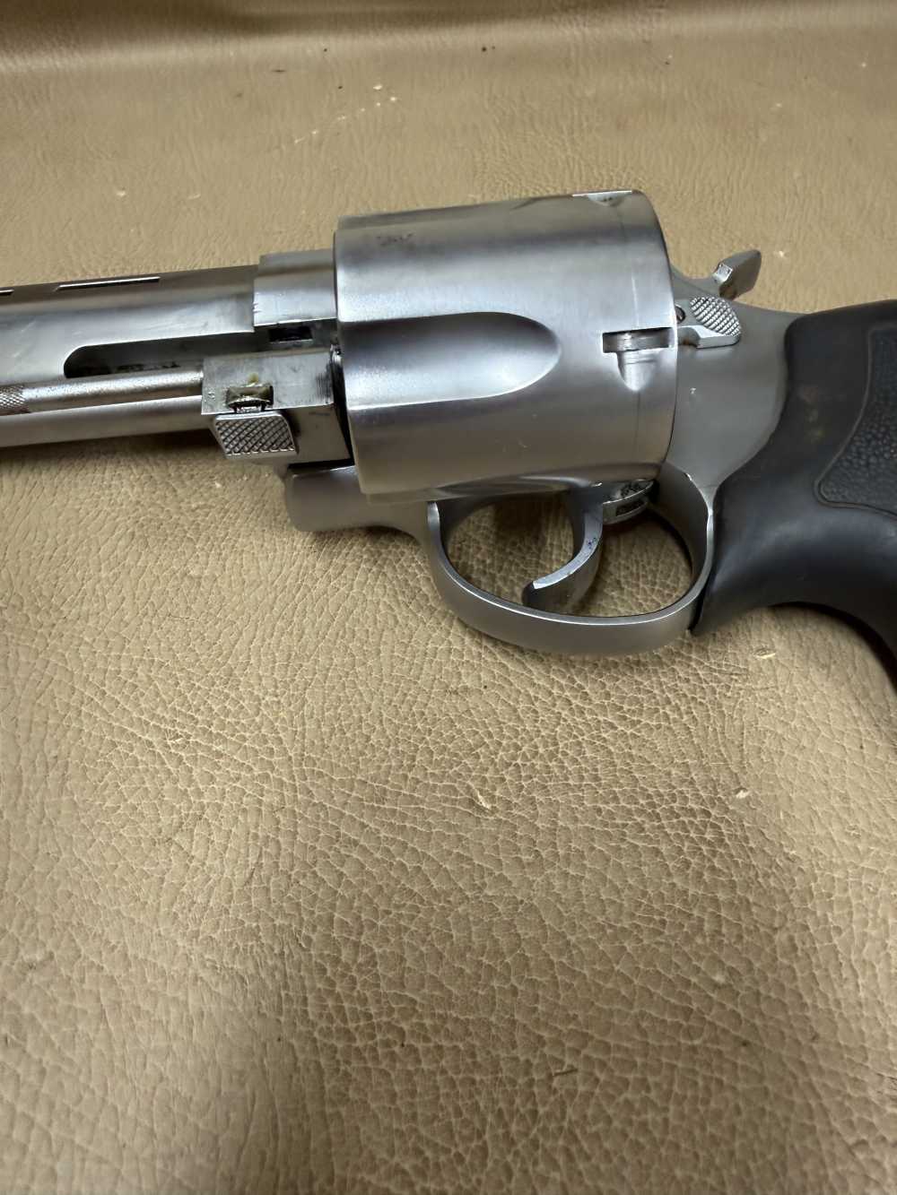 Taurus Raging Bull, 454 Casull, 8”, No Reserve!-img-17