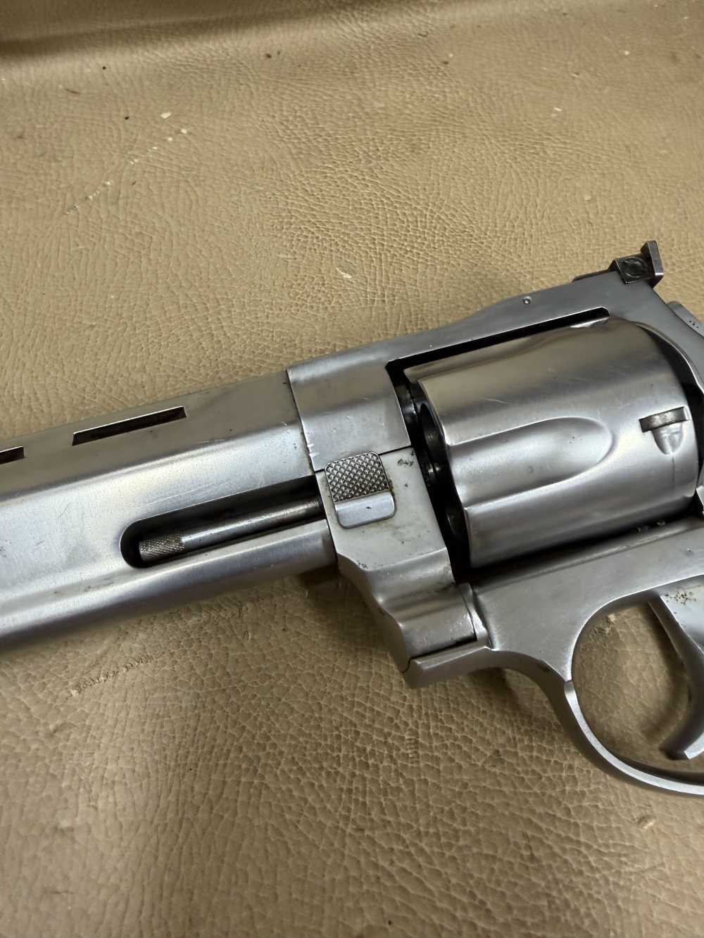 Taurus Raging Bull, 454 Casull, 8”, No Reserve!-img-8