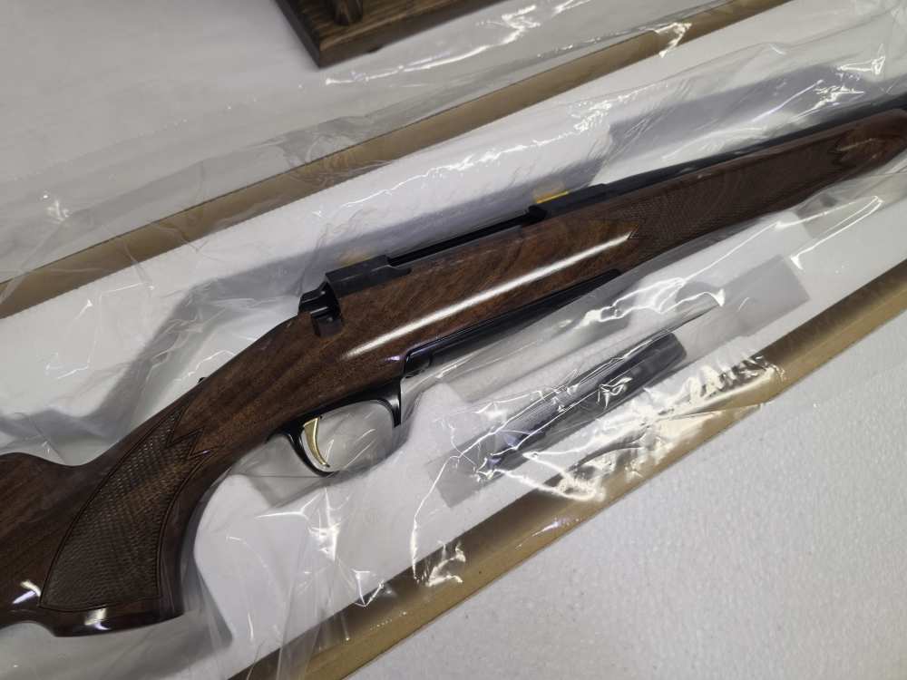 Browning X-Bolt 2 Medallion .270/22"/High Gloss Grade IV Walnut-img-12