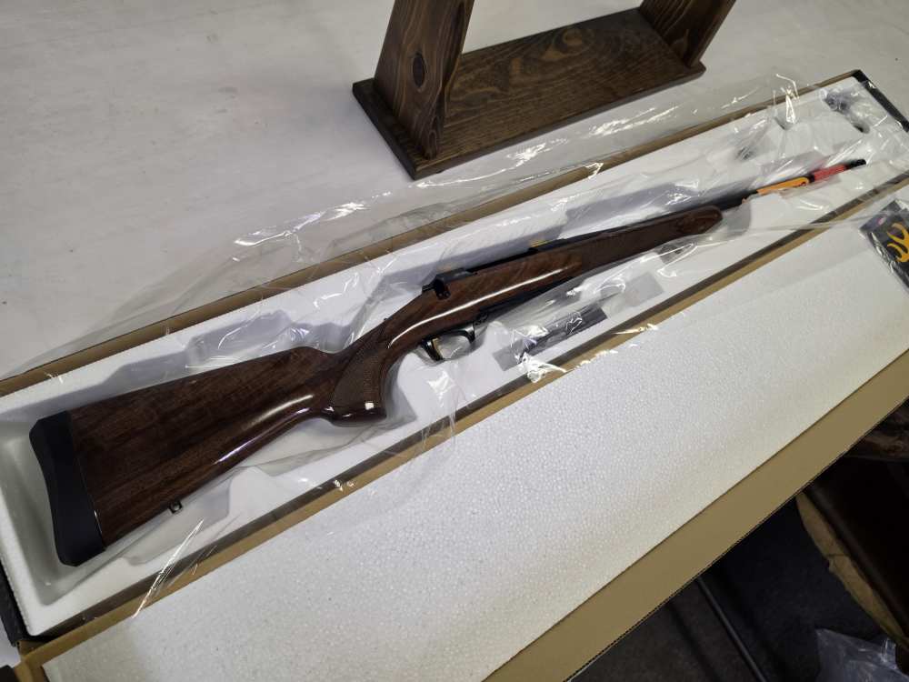 Browning X-Bolt 2 Medallion .270/22"/High Gloss Grade IV Walnut-img-10