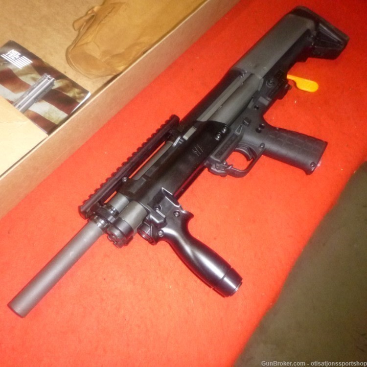 Kel-Tec KSG 12GA/18.5"/Fore Grip/Tactical Light -img-3