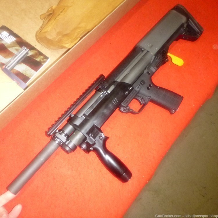 Kel-Tec KSG 12GA/18.5"/Fore Grip/Tactical Light -img-4