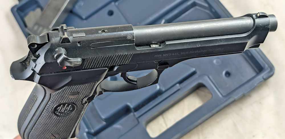 1990 Beretta 92FS 9mm (3) Magazines 10 Rd 15 Rd 92 FS-img-10
