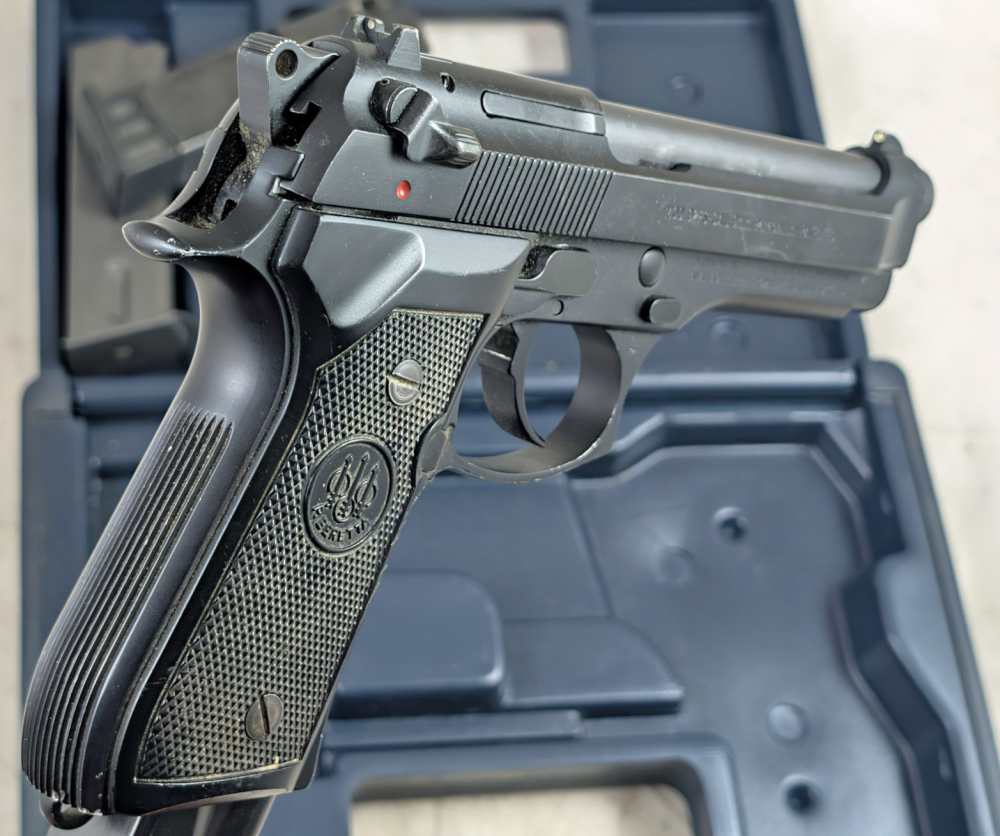 1990 Beretta 92FS 9mm (3) Magazines 10 Rd 15 Rd 92 FS-img-8