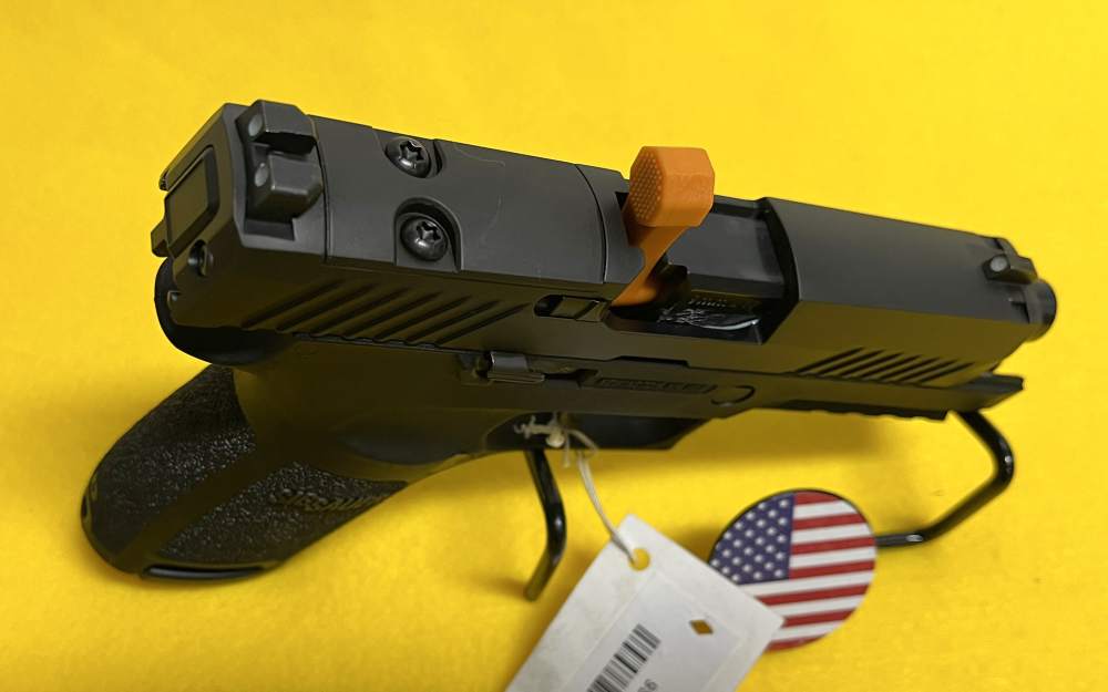 New Sig Sauer P320 Compact Pistol 9mm Optic Ready 15rd mags Handgun-img-4