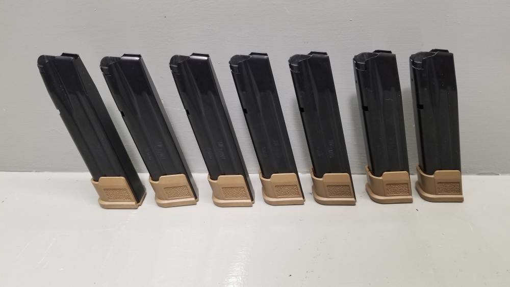 Lot of 7 Sig Sauer M17/M18/P320 21 Round Magazines OEM FDE  .01 Penny Start-img-1