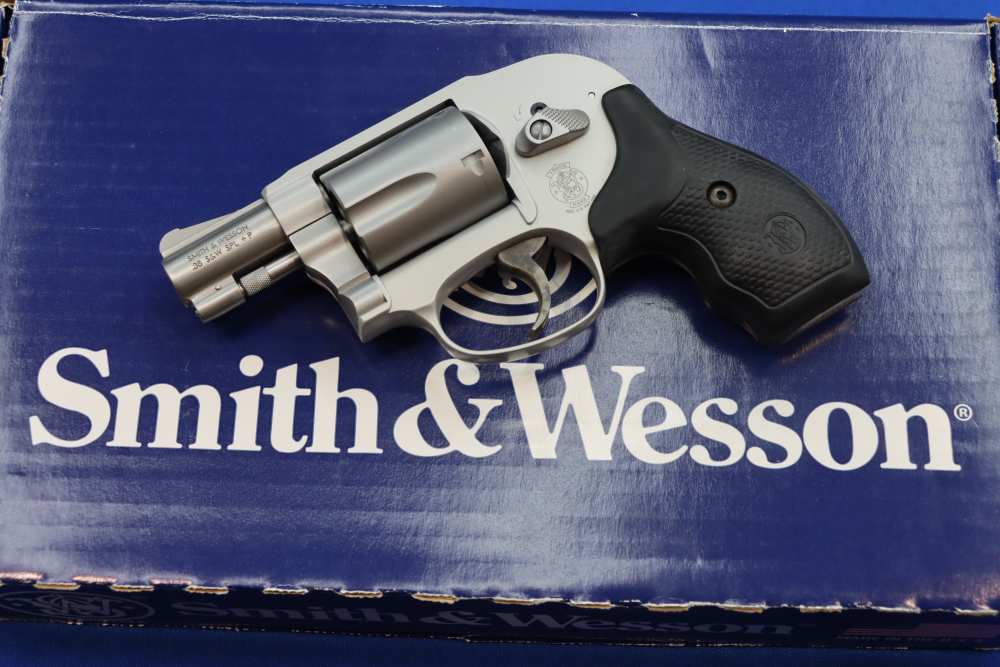 Smith & Wesson Model 638 Compact Revolver 38 S&W SPL Shrouded Hammer 163070-img-24