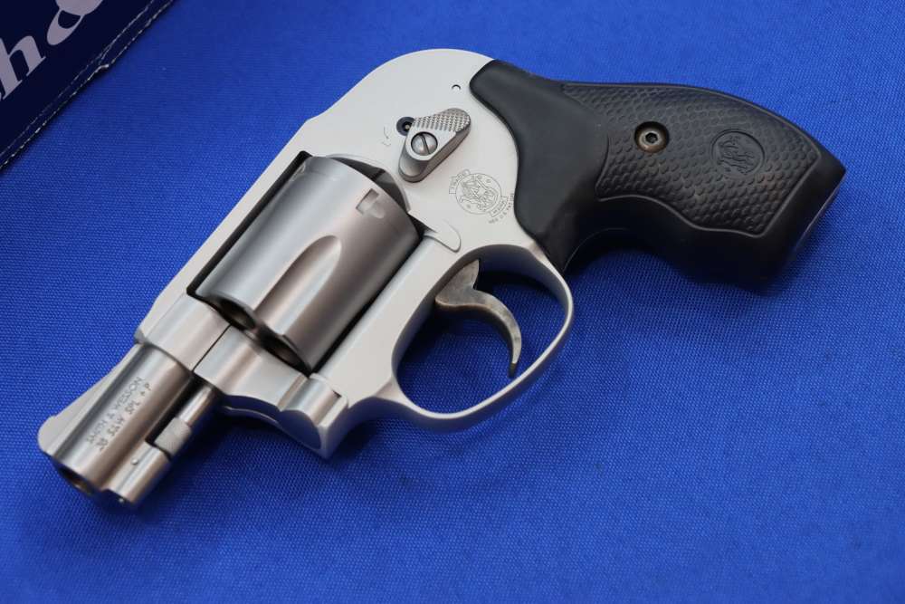 Smith & Wesson Model 638 Compact Revolver 38 S&W SPL Shrouded Hammer 163070-img-1