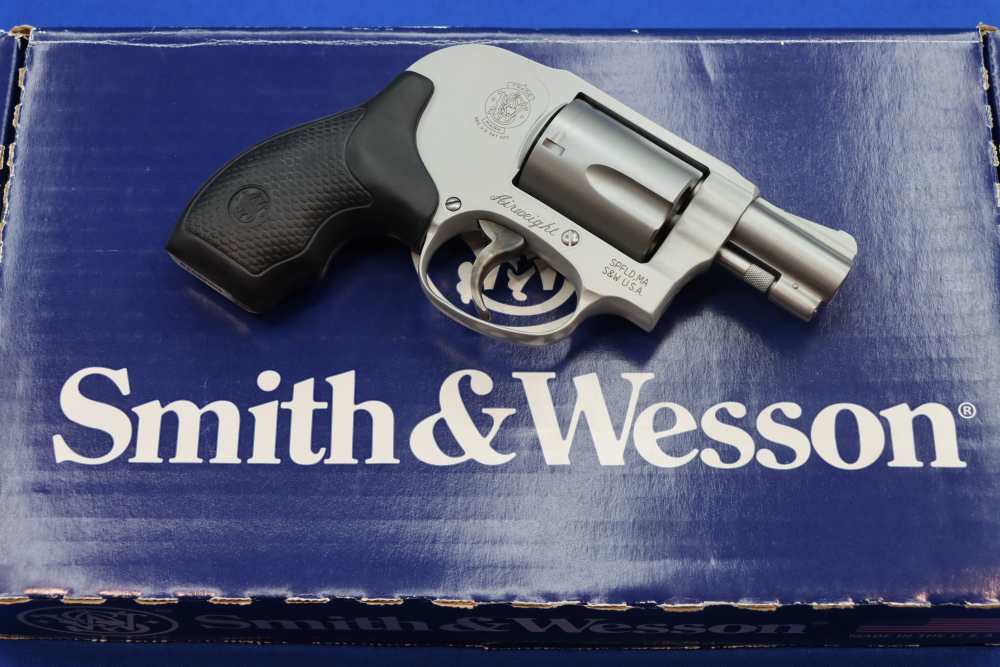 Smith & Wesson Model 638 Compact Revolver 38 S&W SPL Shrouded Hammer 163070-img-25