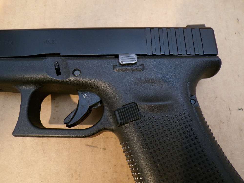 Glock 17 Gen 5 9mm AmeriGlo Night Sights -img-7