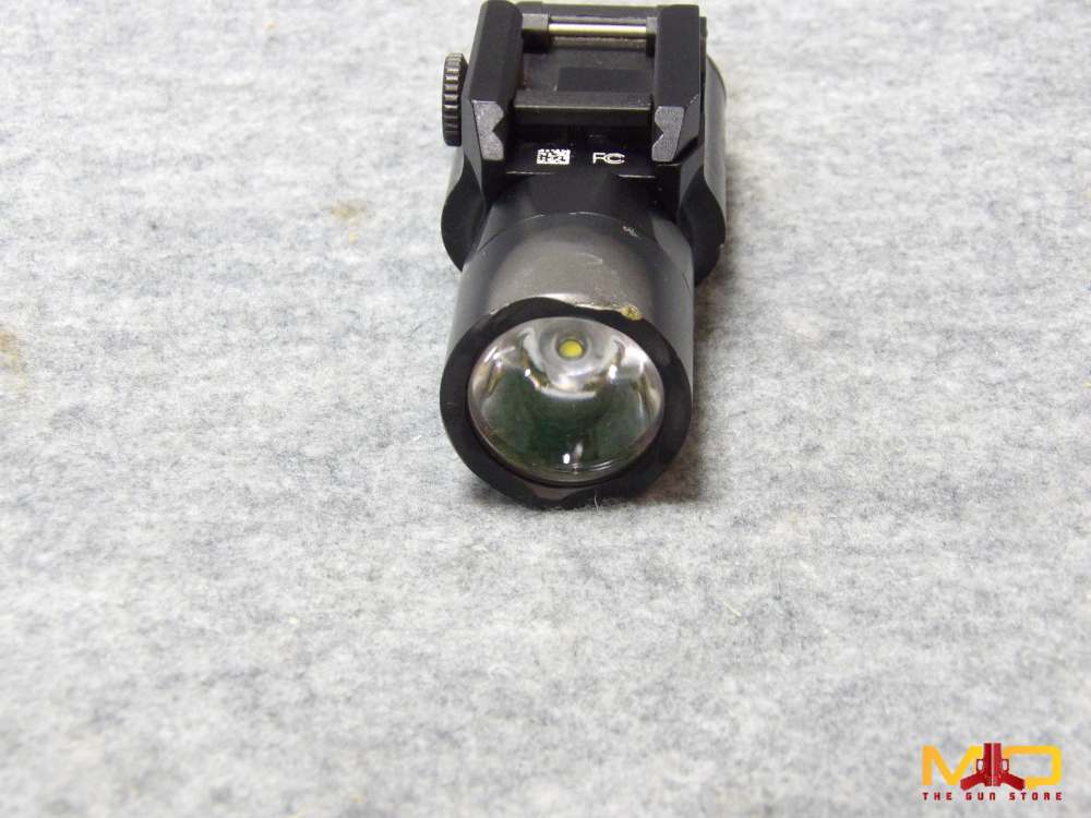 Surefire X300 Ultra Weapon Light Very Good Condition Penny Start!-img-3
