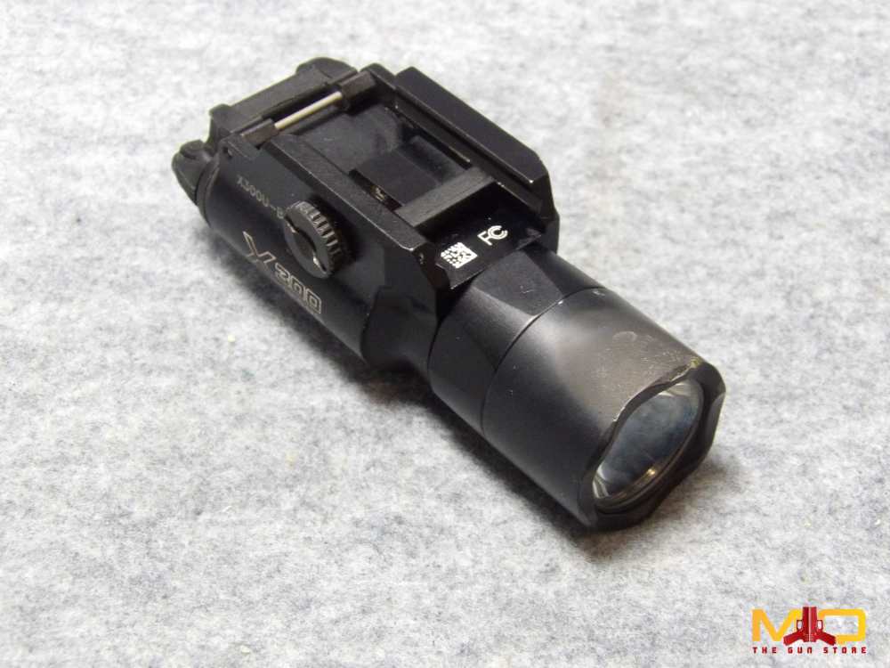 Surefire X300 Ultra Weapon Light Very Good Condition Penny Start!-img-1