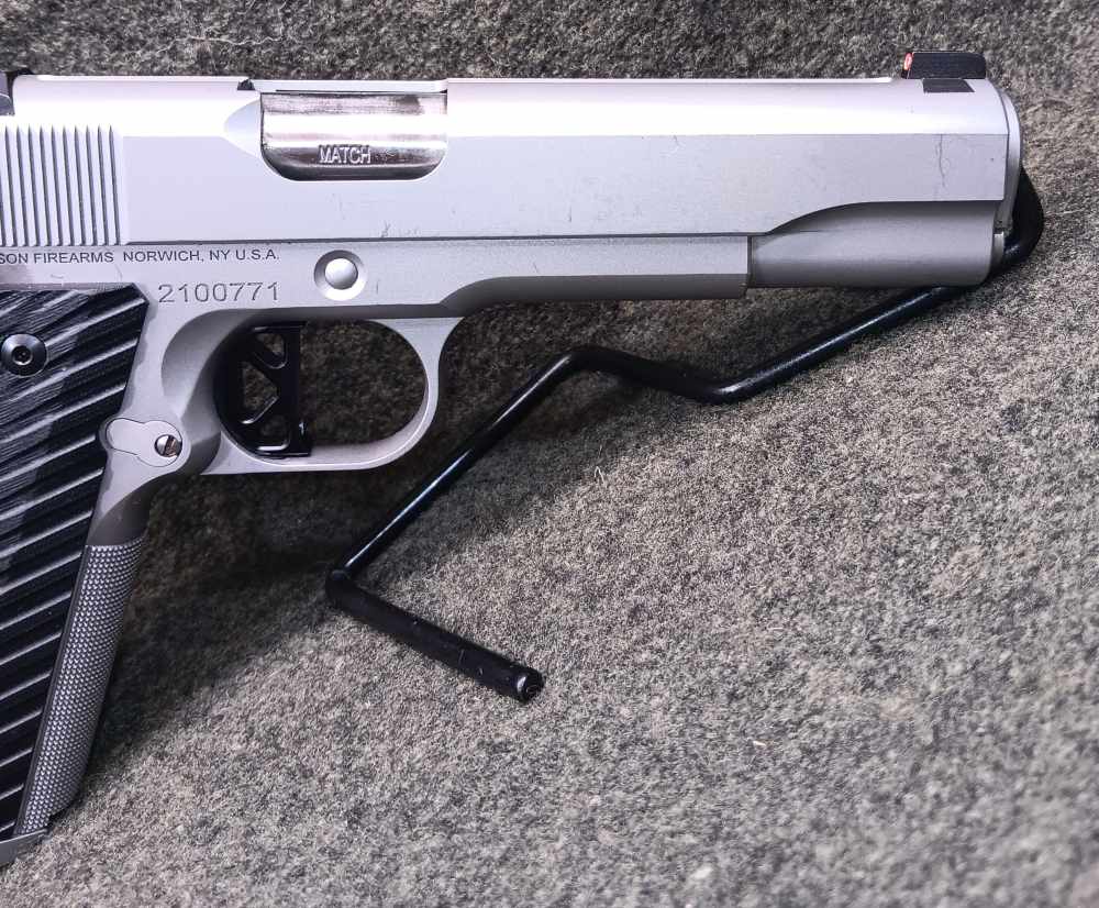 DAN WESSON VALOR 1911 .45ACP -img-4