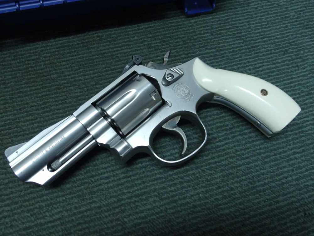 SMITH & WESSON 66-4 .357 MAG - 3-INCH - FACTORY MAG-NA-PORT - BOX & PAPERS-img-4