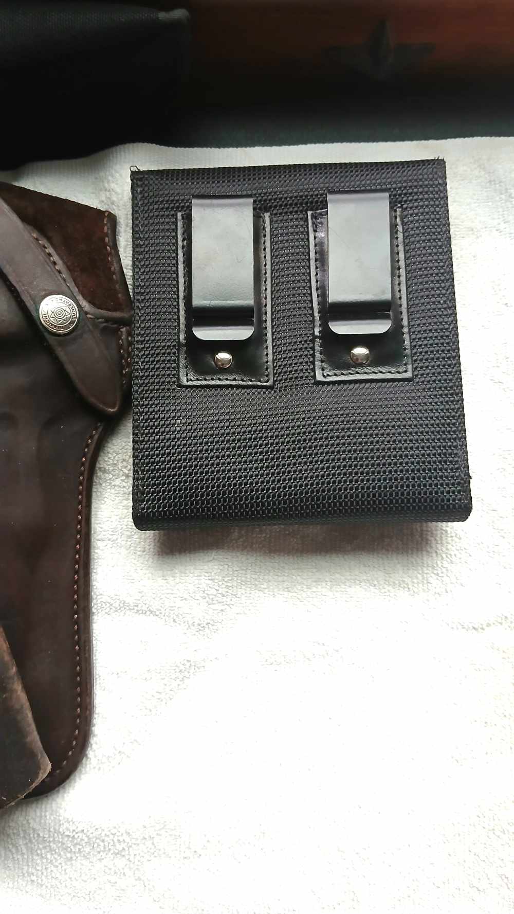  30-HOLSTER LOT — $75 STARTING BID -img-5