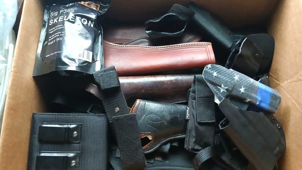  30-HOLSTER LOT — $75 STARTING BID -img-8