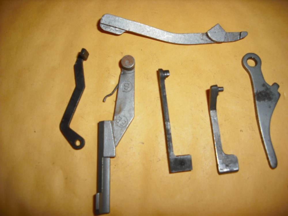 Gon Part Lot Of 6 Unidentified Parts-img-0