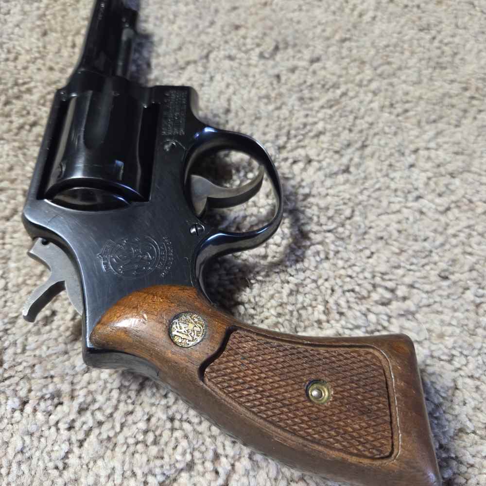 Smith & Wesson 10-5-img-6