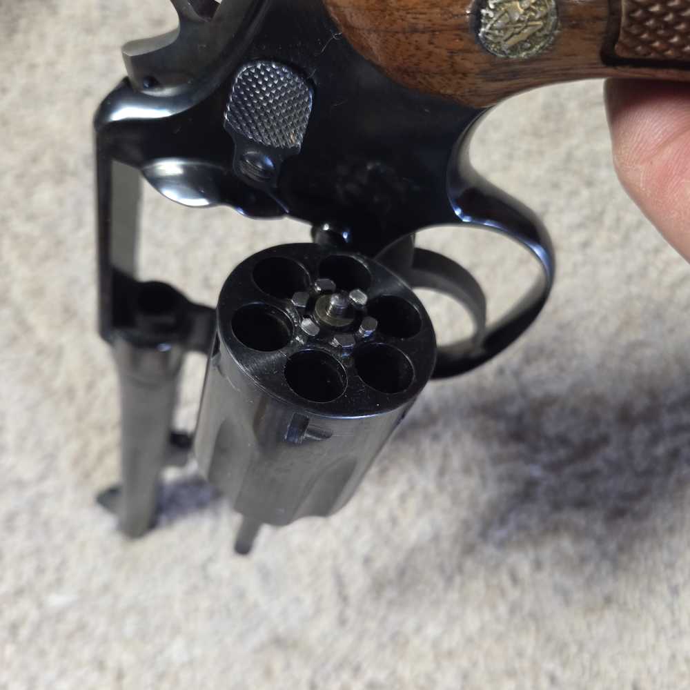 Smith & Wesson 10-5-img-11