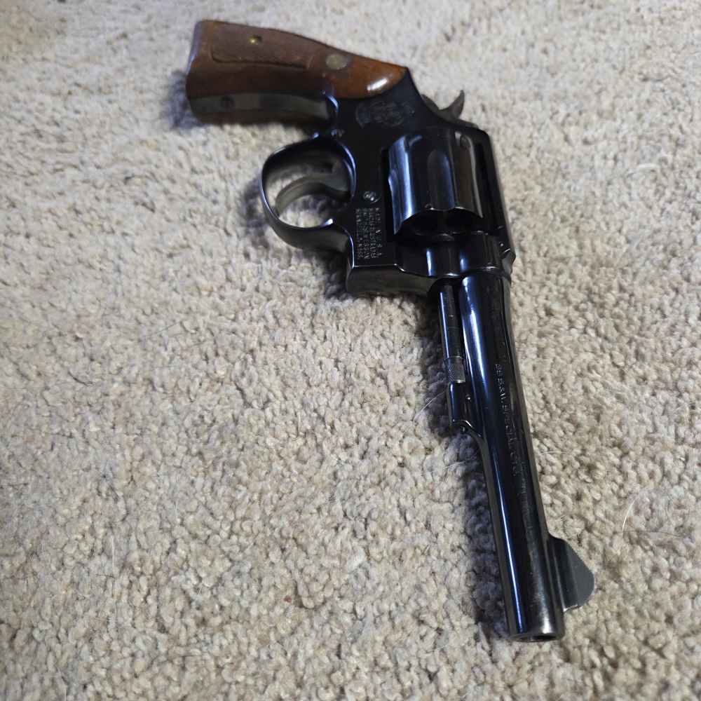 Smith & Wesson 10-5-img-9