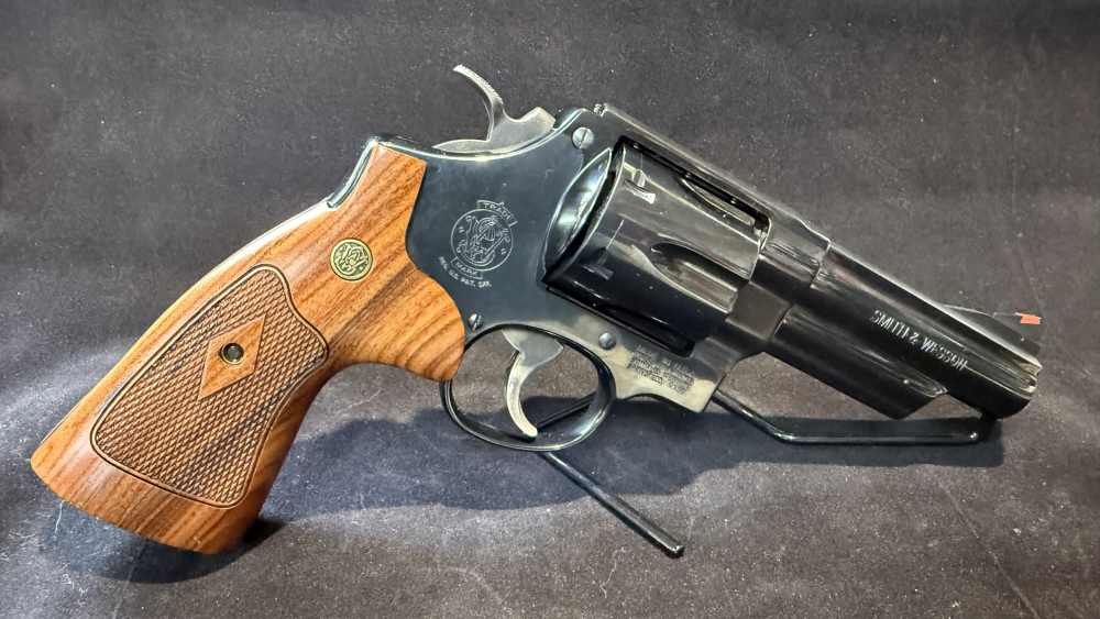 Smith & Wesson Model 29-10 Classic .44 Magnum 4in Revolver Extras-img-7