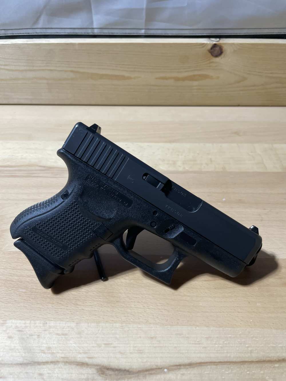 Glock 26 Gen 4 9mm w/ Box and 2 Mags-img-4