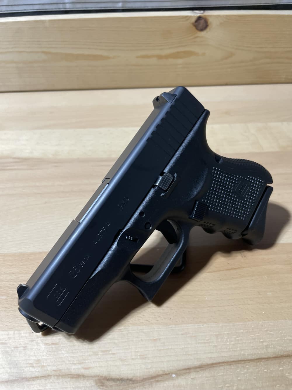 Glock 26 Gen 4 9mm w/ Box and 2 Mags-img-2