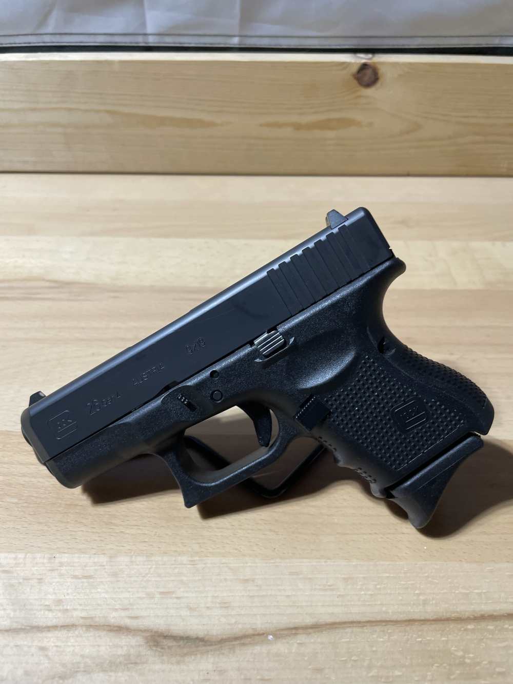 Glock 26 Gen 4 9mm w/ Box and 2 Mags-img-1