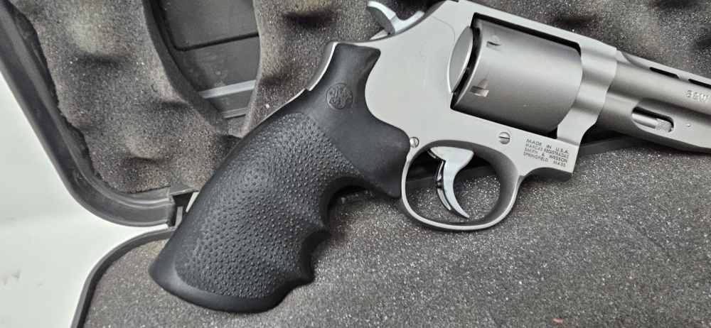 Smith & Wesson Performance Center 686-6 Plus .357 Case Vent Rib Barrel-img-14