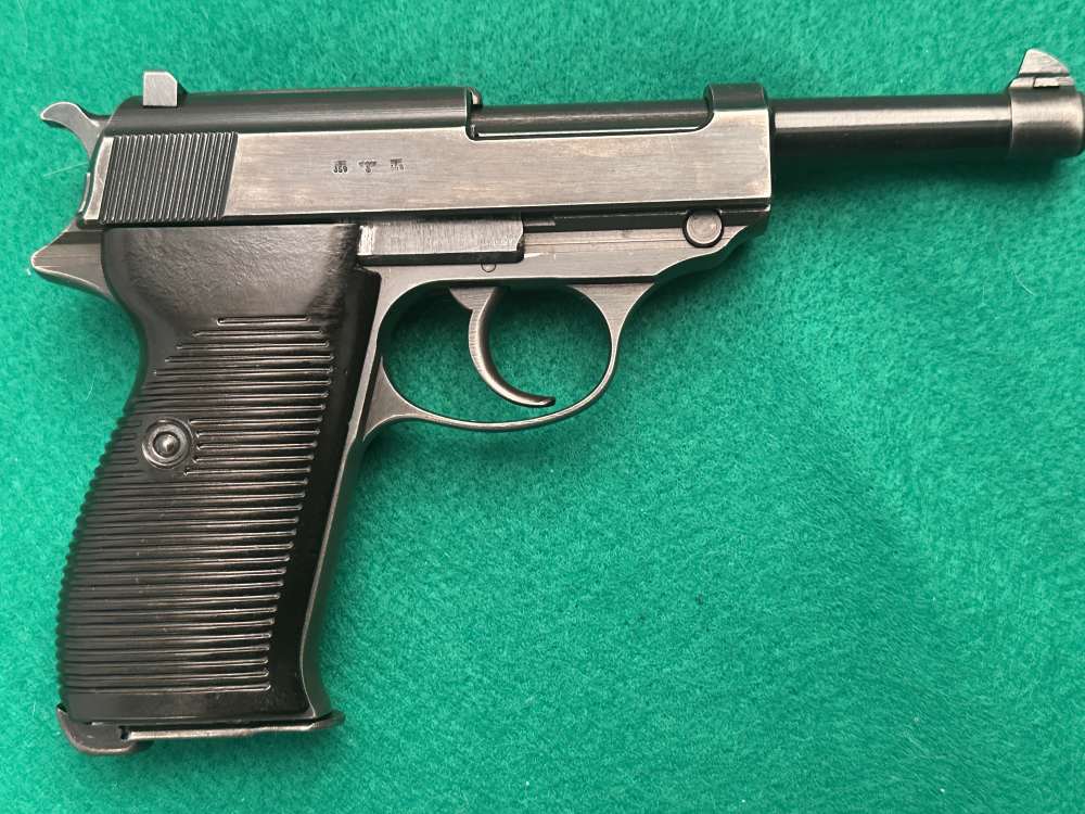 Walther P38 ac/42 German WWII Military Very Fine All Original Bring Back-img-1