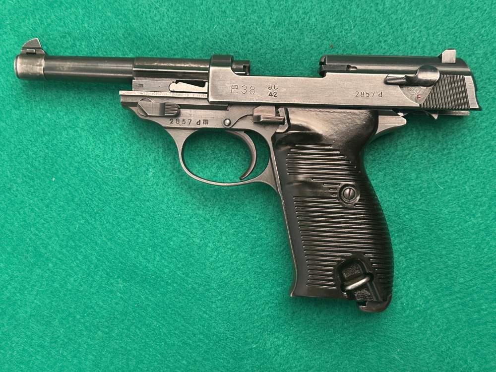 Walther P38 ac/42 German WWII Military Very Fine All Original Bring Back-img-9