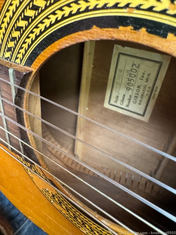 GIBSON CLASSICAL GUITAR FROM 1960'S IN ORIGINAL CONDITION!-img-6